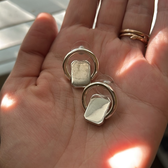 Madewell sterling silver shell door knocker earrings - Picture 4 of 4